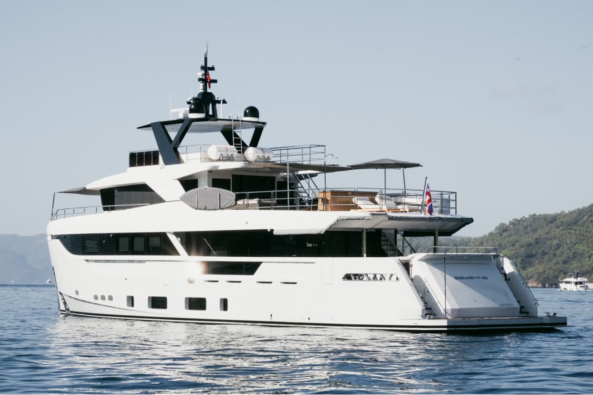 EBYSHİNE — 2023 Blaundus V30 — fotoğraf 2
