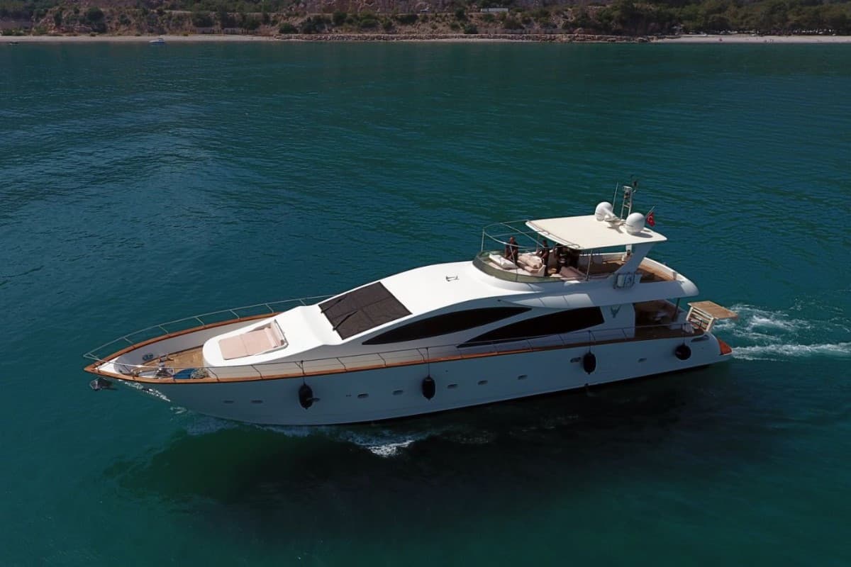 CLARA — 2007 CMB Yachts Custom — fotoğraf 2