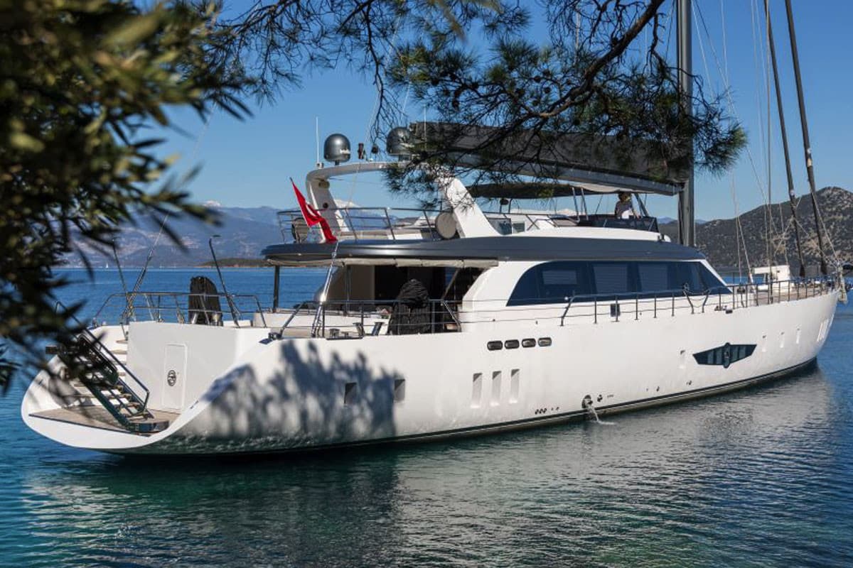 SON OF WIND — 2021 Custom 43M — photo 4