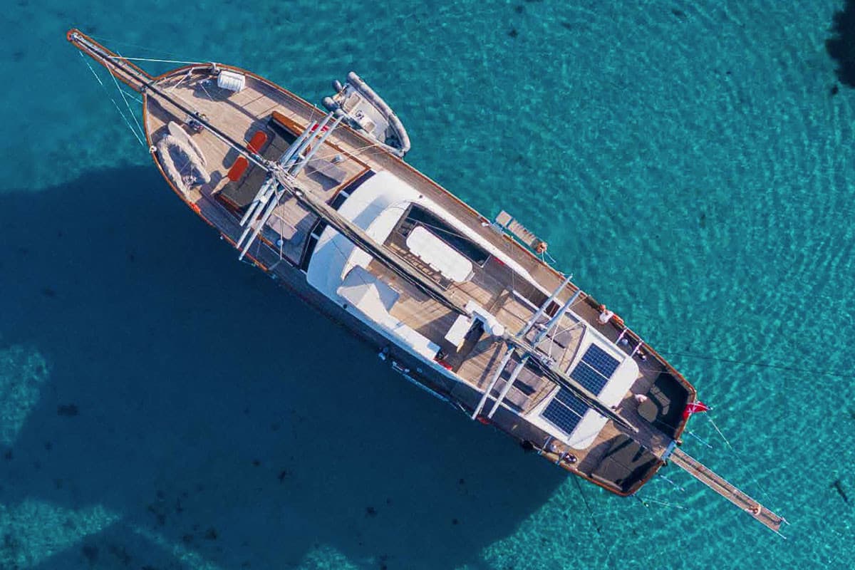 VIRTUOSO — 2017 Custom 35M — photo 1