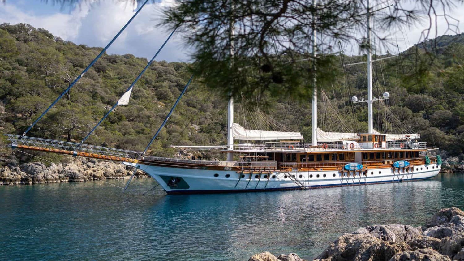 ADMIRAL — 2013 Custom 42M