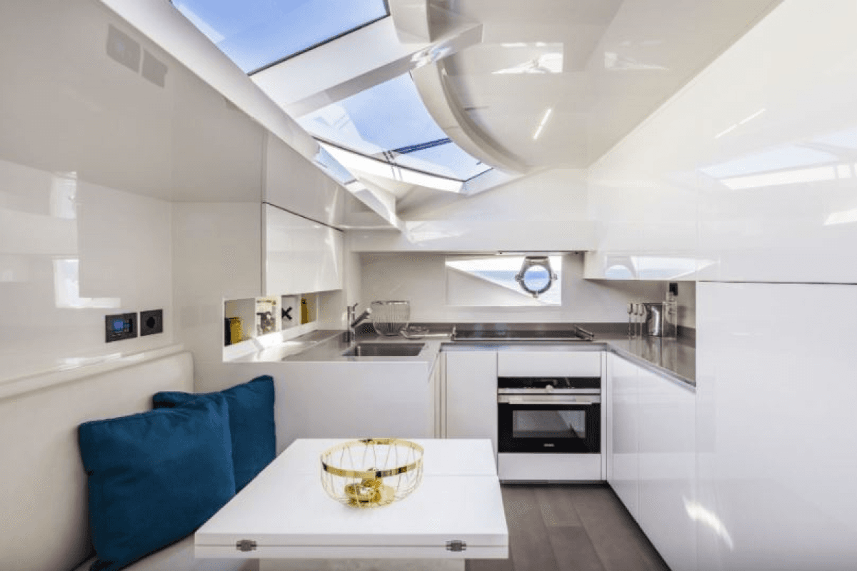 2018 Ferretti 850 — photo 5
