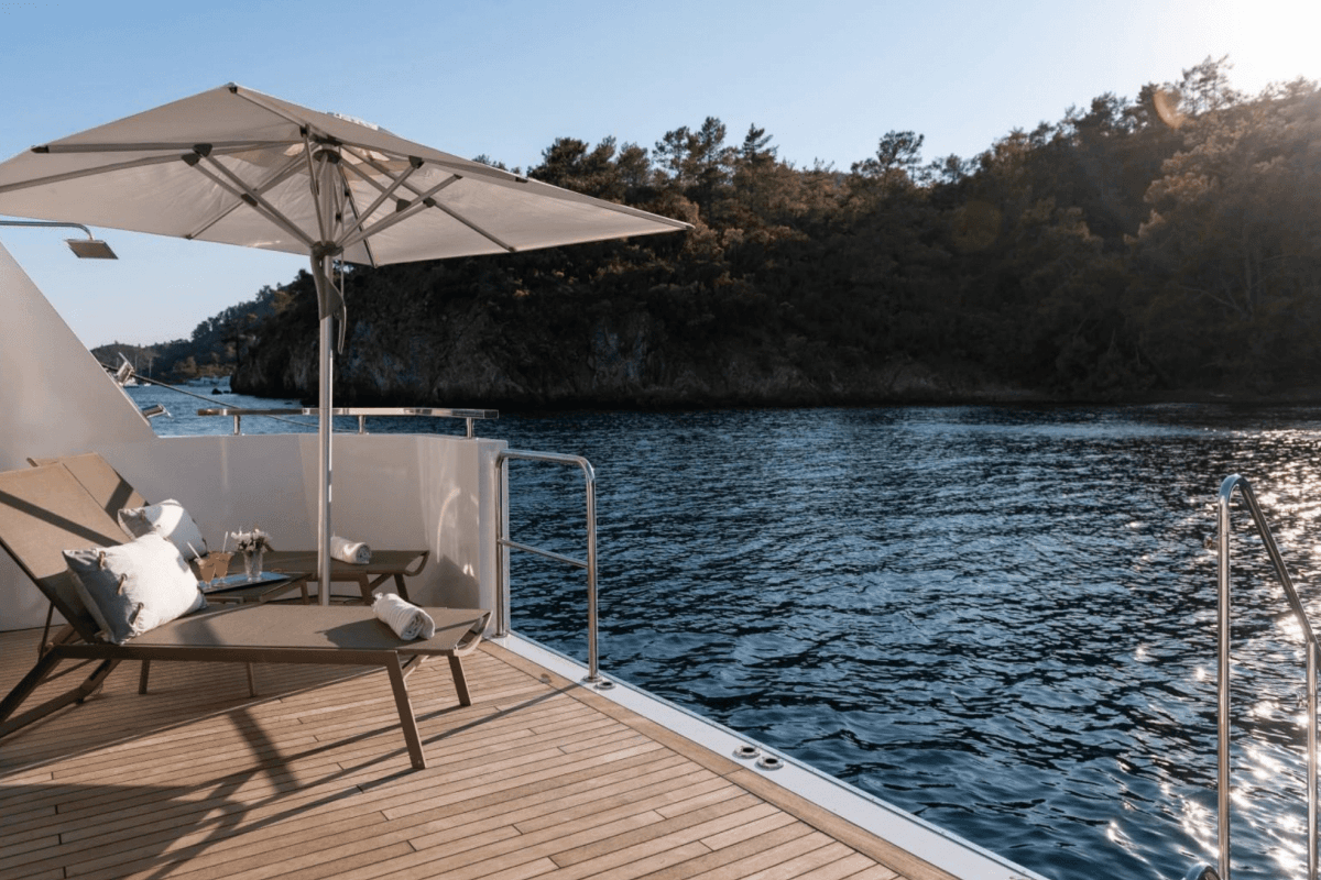 ADAMARIS — 2010 Custom Built 42 M — fotoğraf 2
