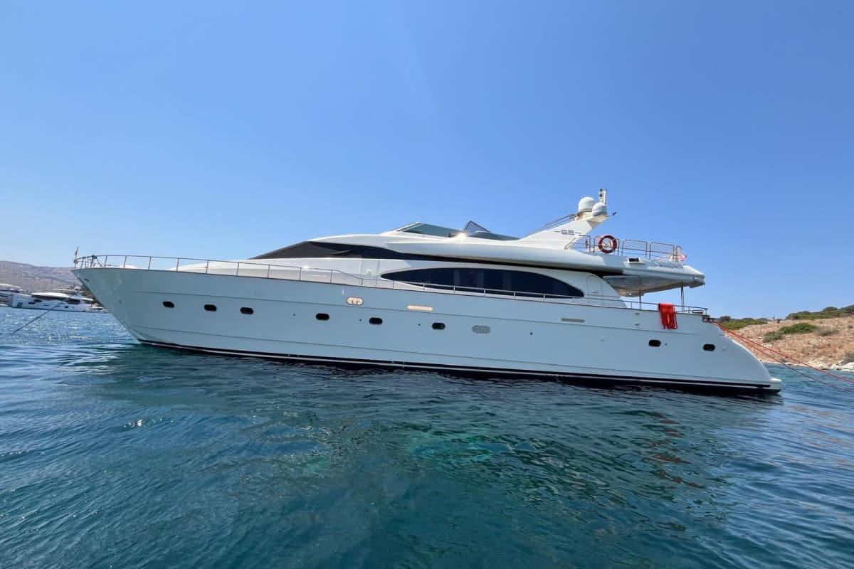 NİSAN — 2005 Azimut 85 — photo 1