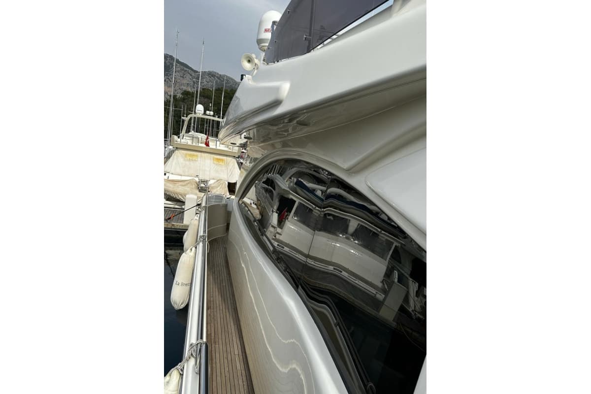 LA BREZZA — 2008 Ferretti 731 — photo 4
