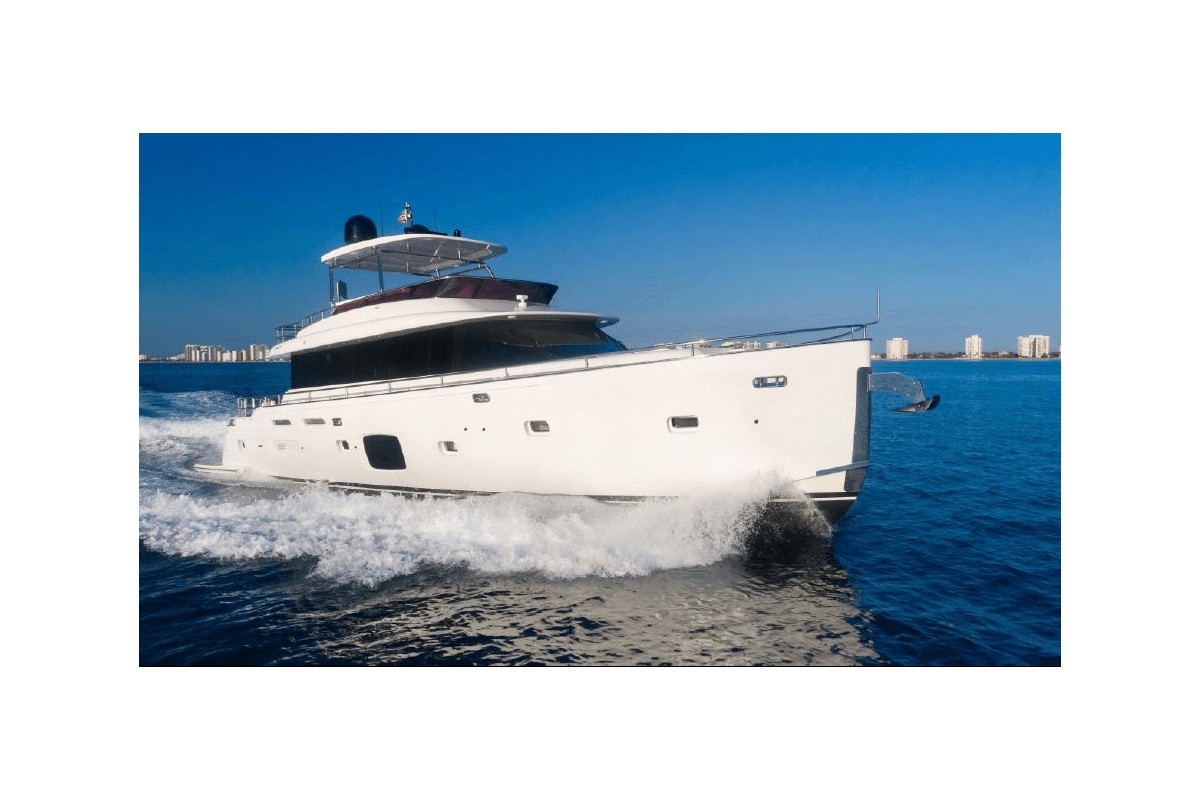 2013 Azimut Magellano 76 — photo 2