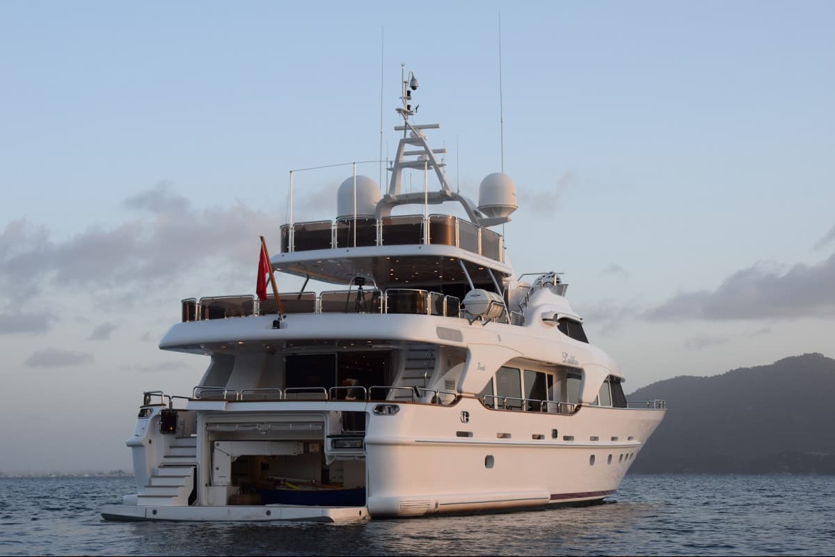 ESCAPE S — 2006 Benetti Tradition 100 — photo 2