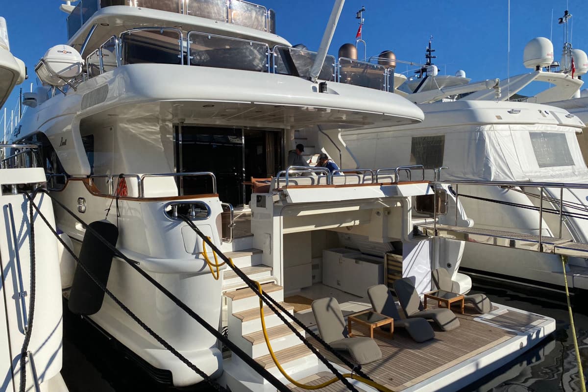 ESCAPE S — 2006 Benetti Tradition 100 — photo 4