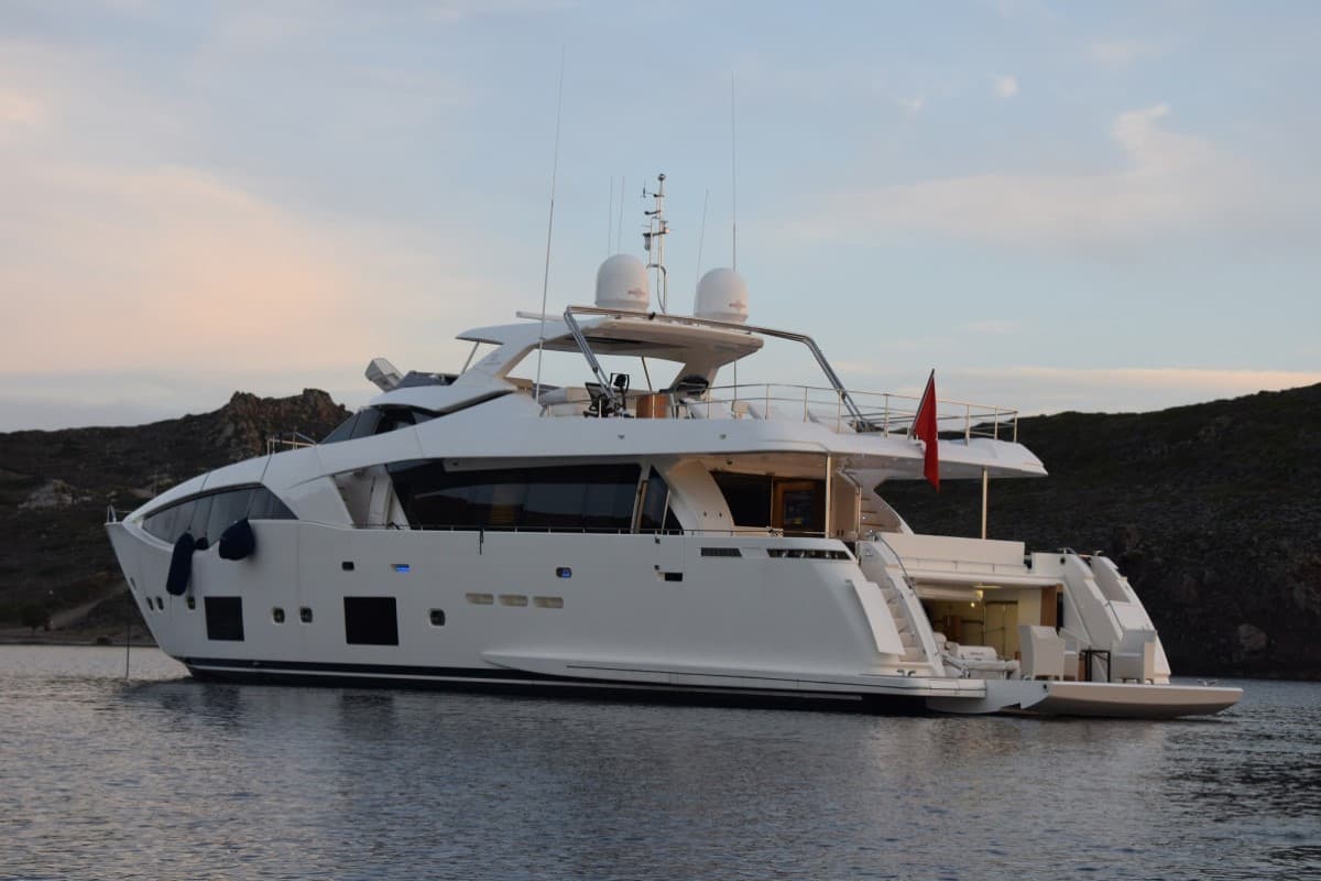 HAPPY 2 — 2016 Ferretti Custom Line 108 — photo 4