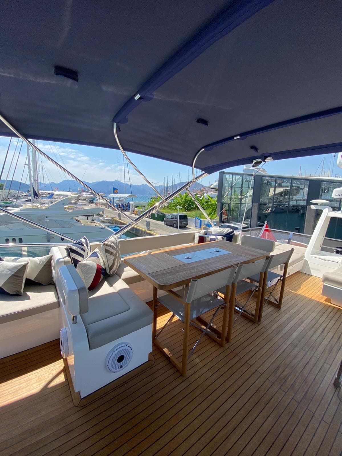 2015 Fairline Squadron 65 — fotoğraf 4