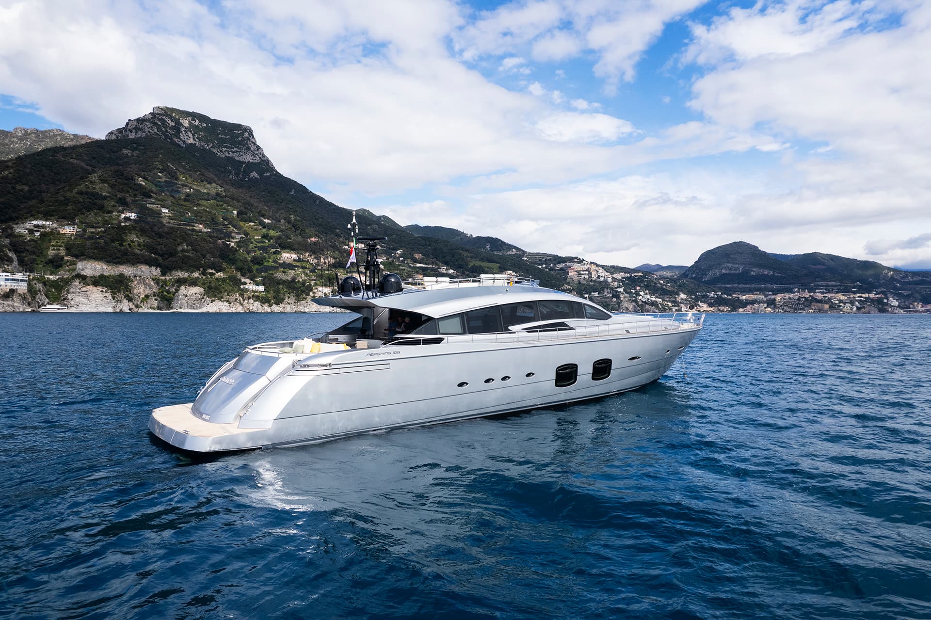 2016 Pershing 108 — photo 4