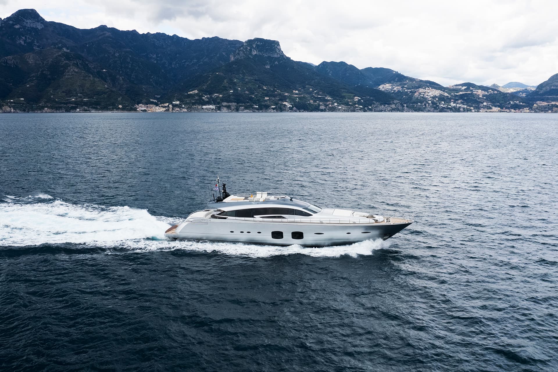 2016 Pershing 108 — photo 2
