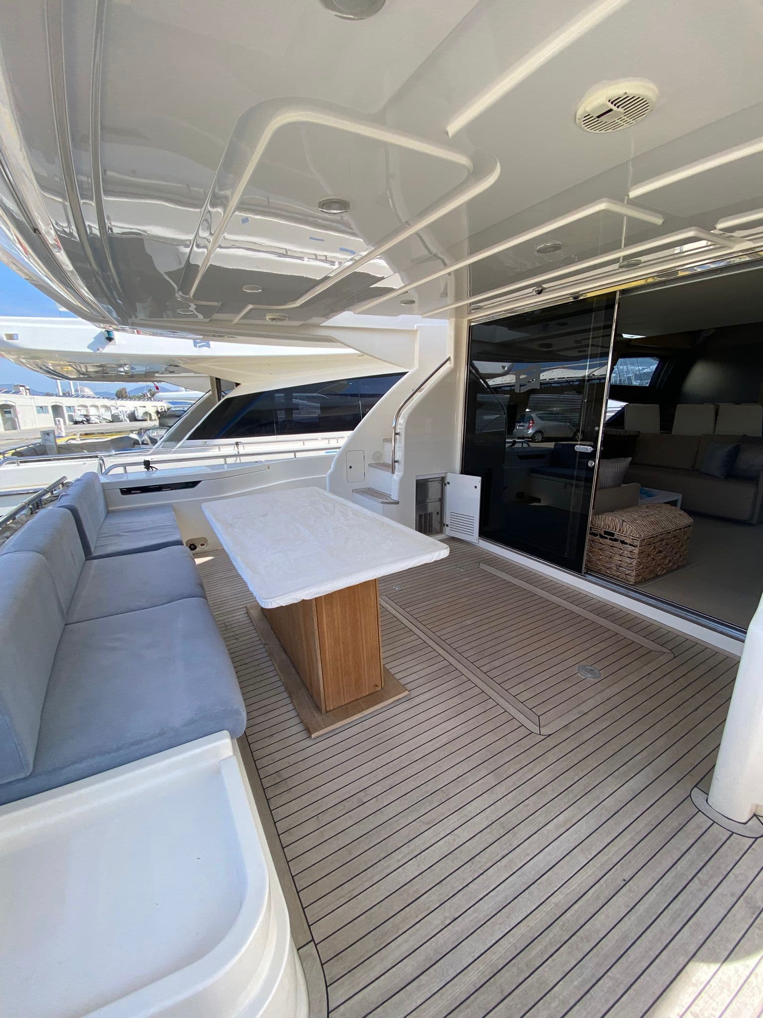 2013 Ferretti 720 — fotoğraf 2