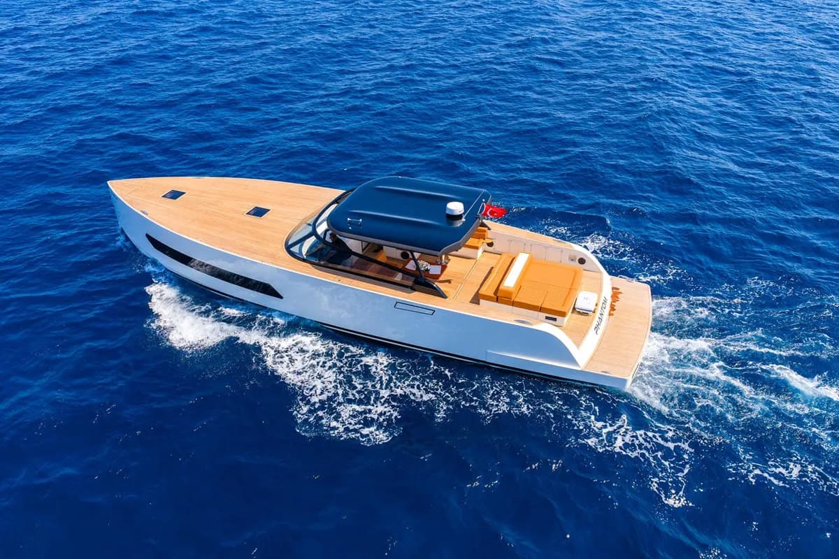 Phantom — 2025 Custom Built — photo 1