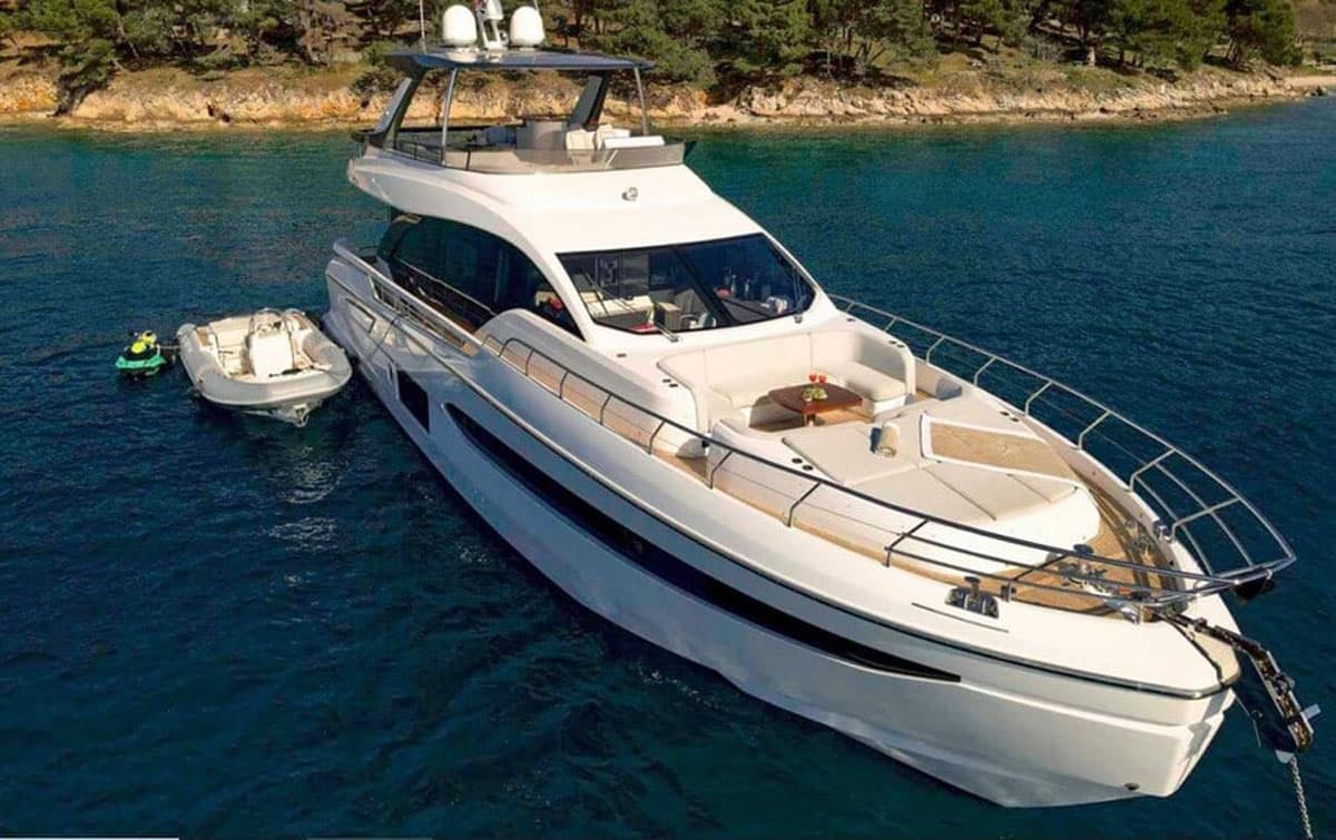 Concord's 6 — 2021 Azimut 78 — photo 2