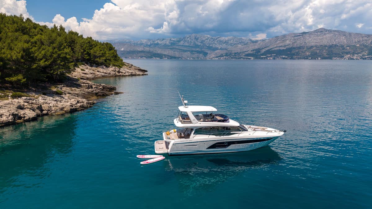 Shaft — 2022 Prestige 590 Fly — photo 3