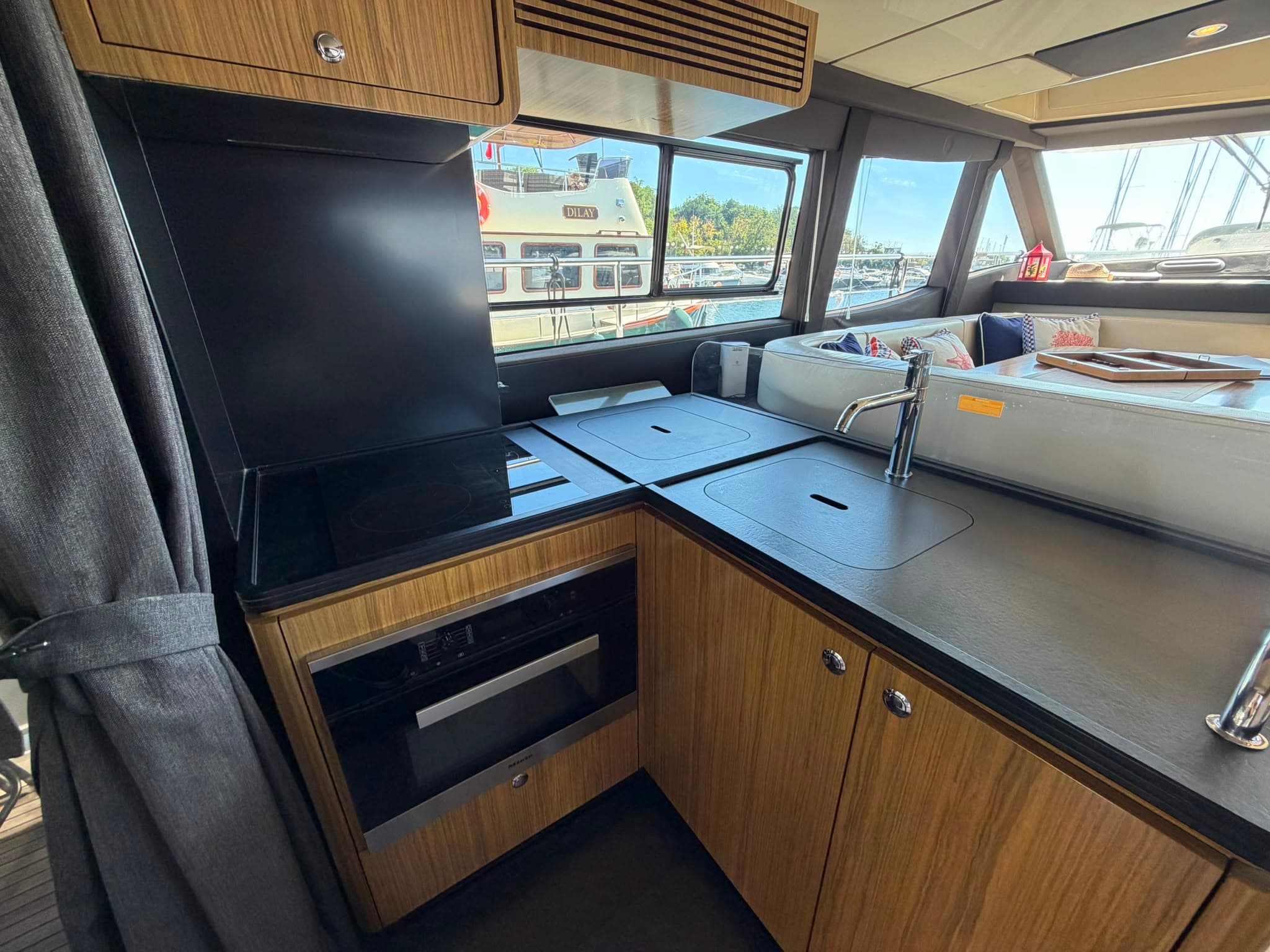 2018 Azimut Magellano 43 Fly — photo 5