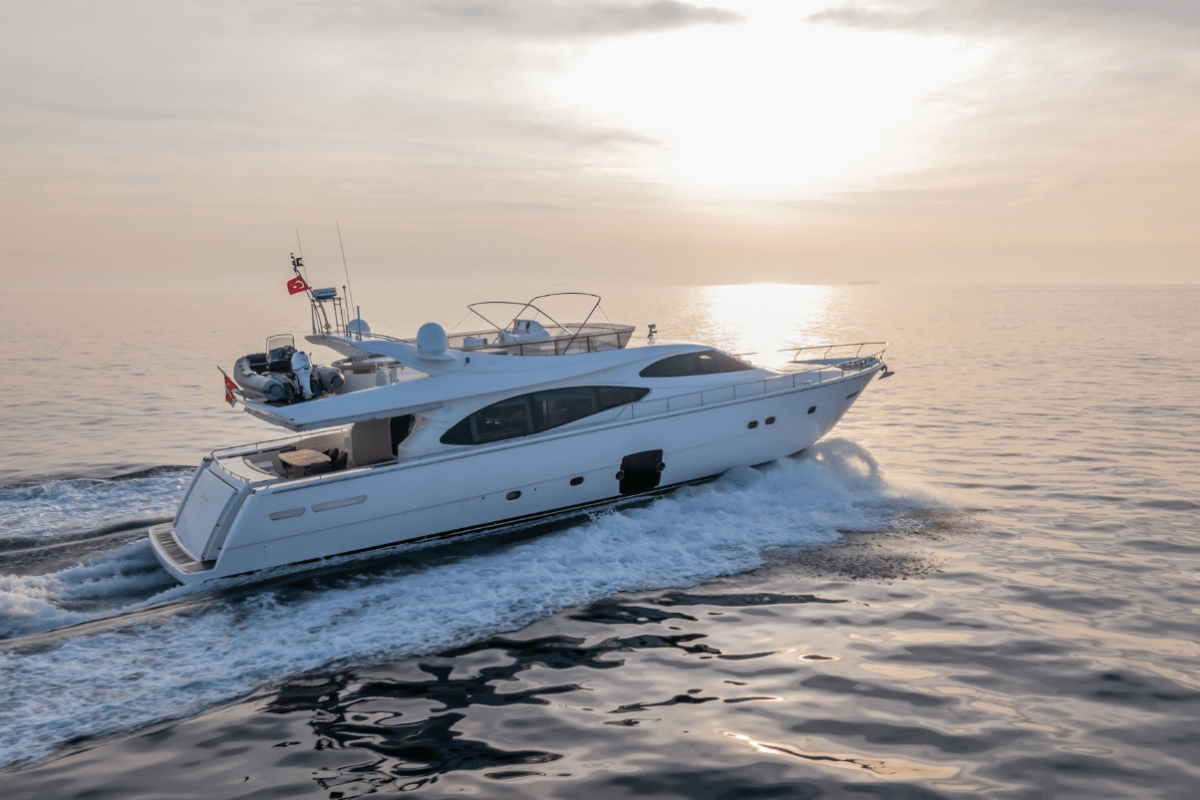 2009 Ferretti 780 — photo 1