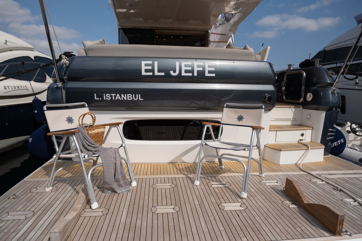 EL JEFE — 2015 Azimut Magellano 53 — photo 1