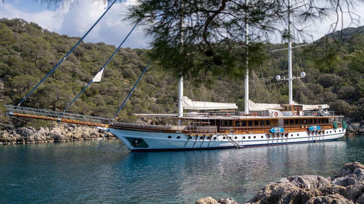 ADMIRAL — 2013 Custom 42M