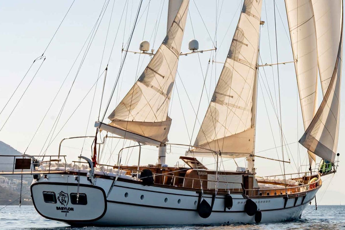 BABYLON — 2015 Custom 41M — photo 1