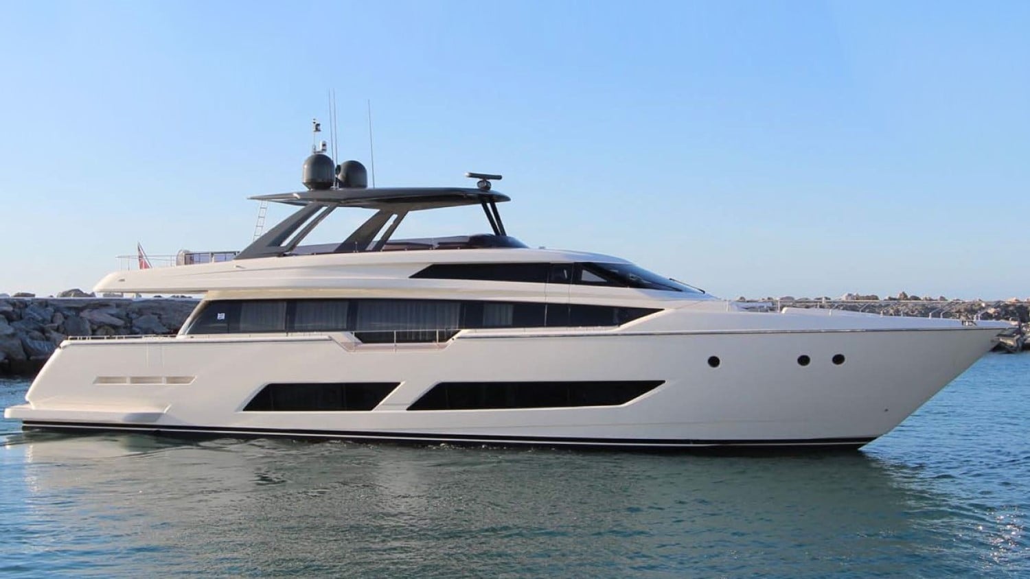 2018 Ferretti 850