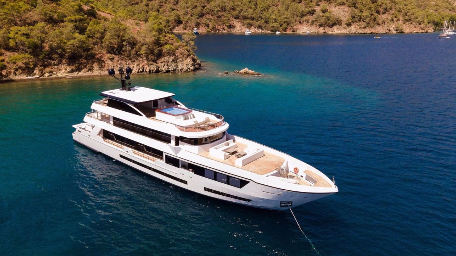 ADAMARIS — 2010 Custom Built 42 M
