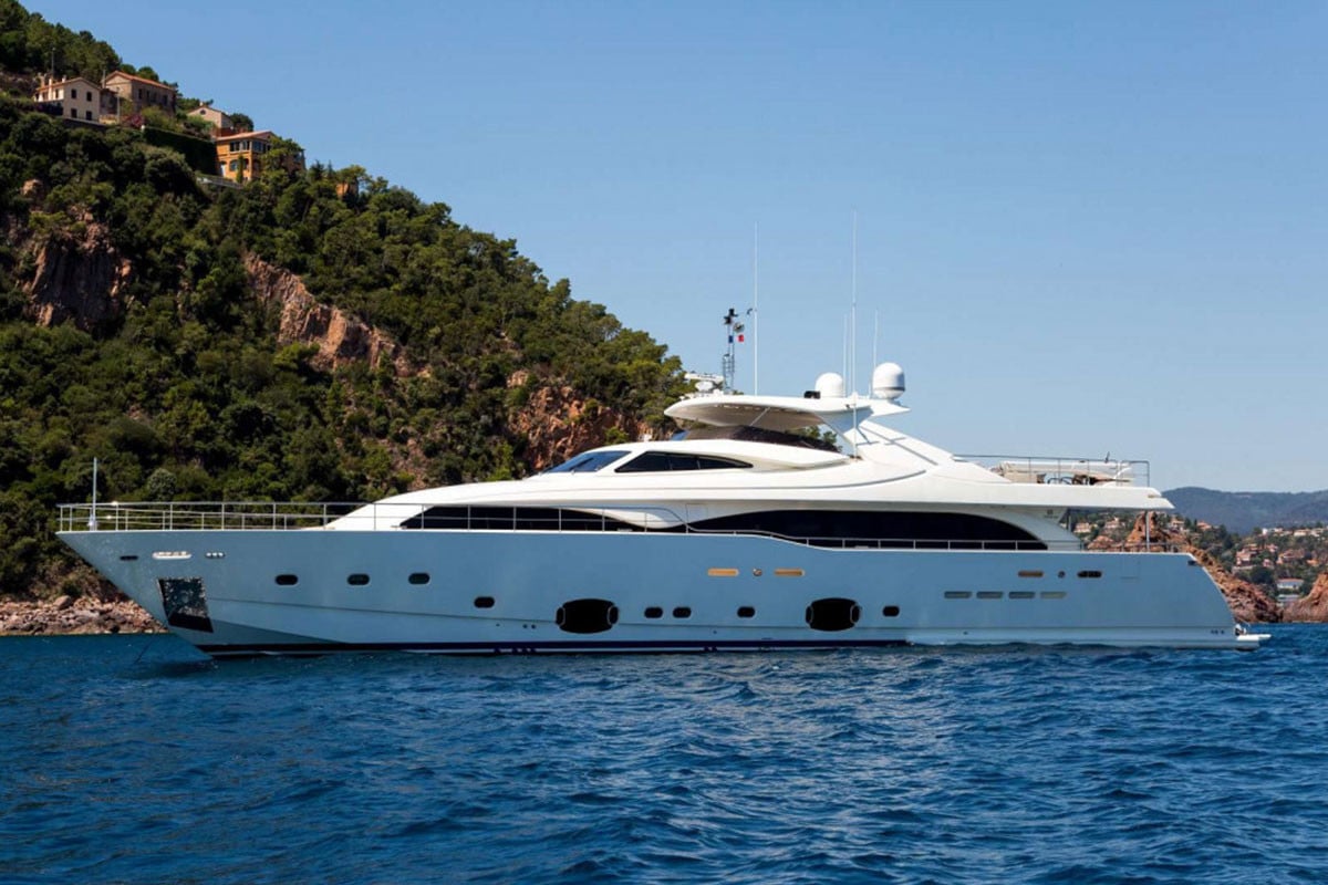 MİSS ADO — 2008 Ferretti Custom Line 112NEXT — photo 1