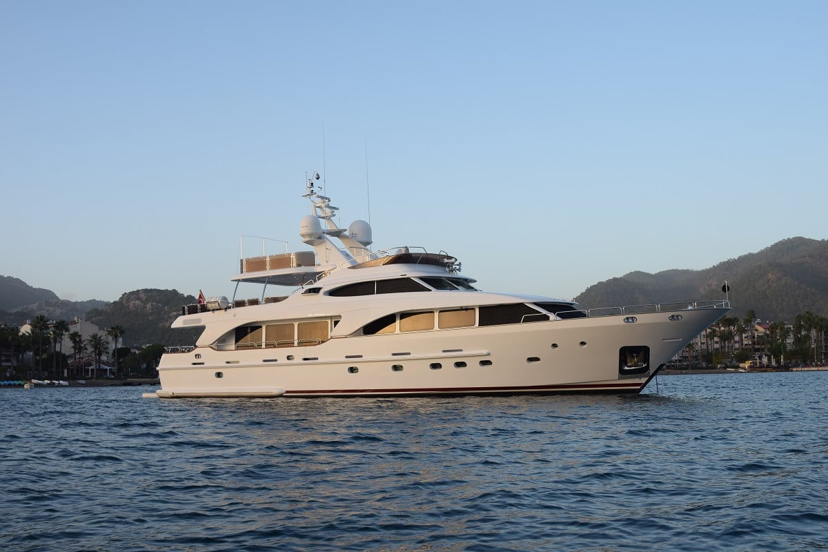 ESCAPE S — 2006 Benetti Tradition 100 — photo 1