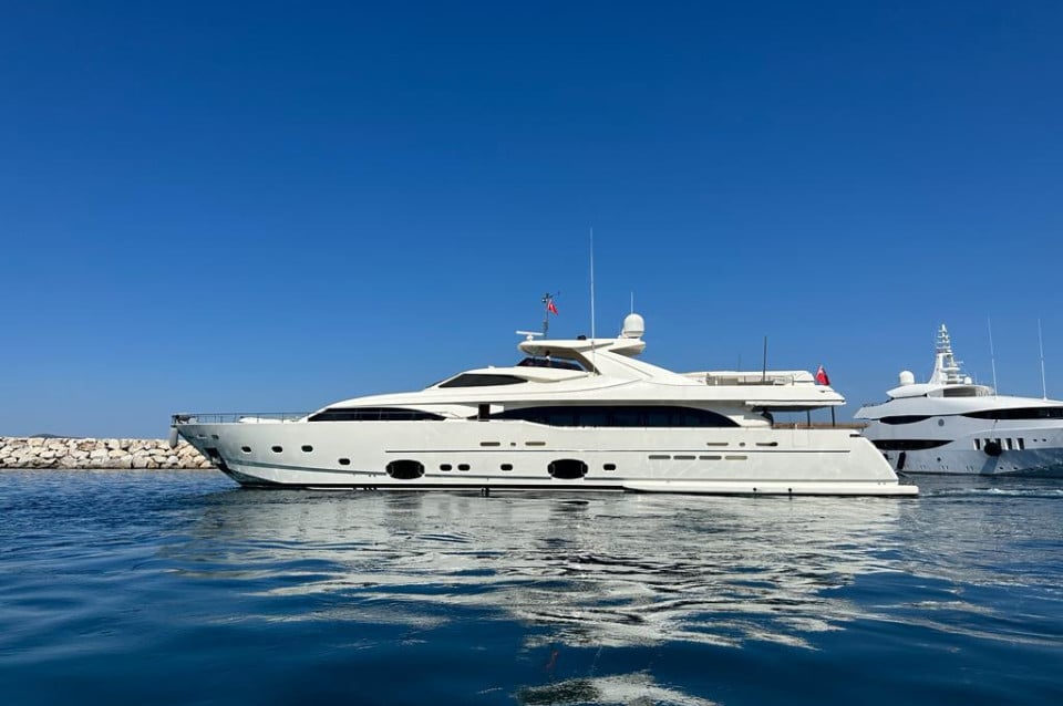 MİSS ADO — 2008 Ferretti Custom Line 112NEXT