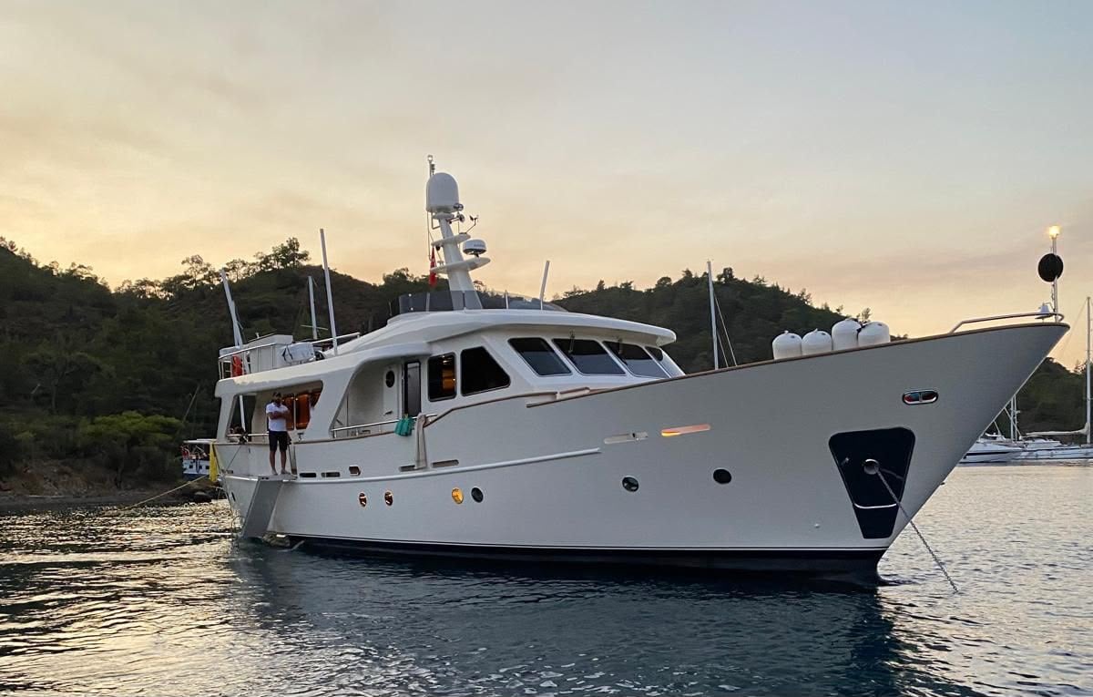MR WHITE — 2006 Benetti Sail Division — photo 1