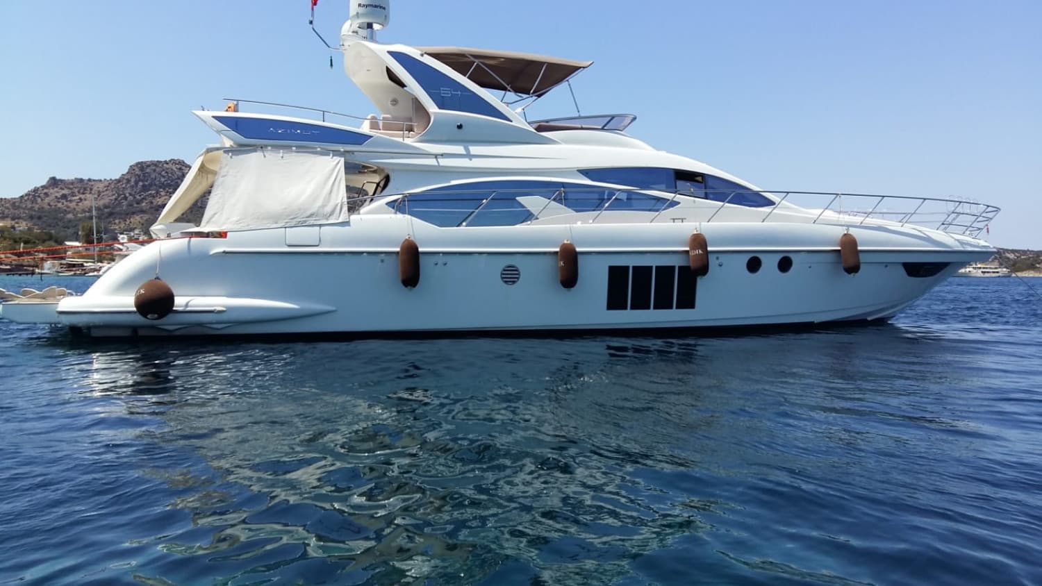 Azimut 64 FLY — 2012