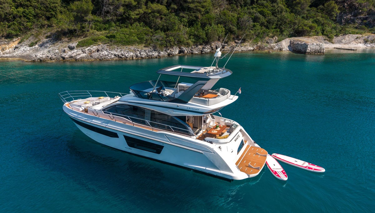 White — 2024 Azimut