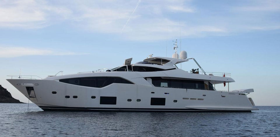 Ferretti motor yacht Aynur’a sold